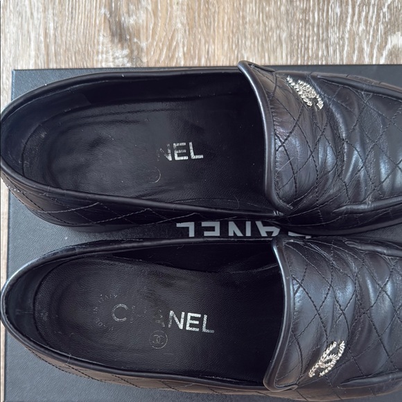 Chanel Black Quilted Loafers - Picture 4 of 11